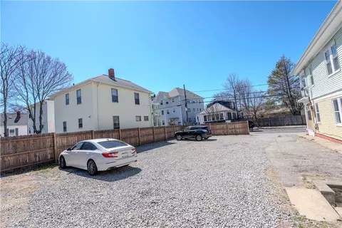 231 River St, Providence, RI 02908
