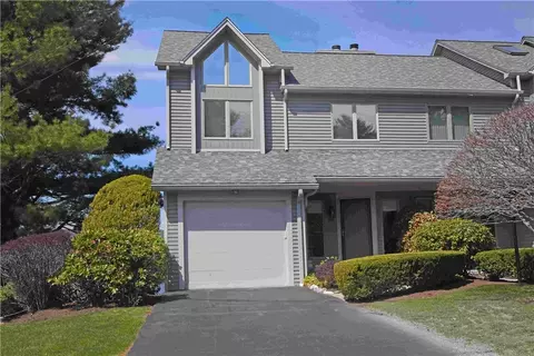 21 Shadowbrook Ln #21F, Smithfield, RI 02917