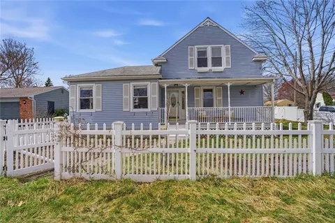 77 Majestic Ave, Warwick, RI 02888