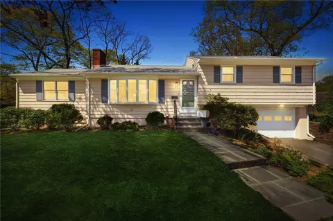 99 Terrace Dr, East Greenwich, RI 02818