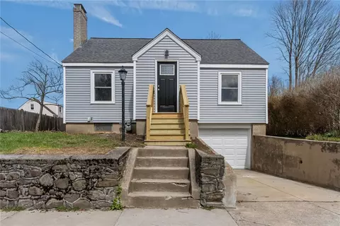 2 Sprague Ave, Riverside, RI 02915