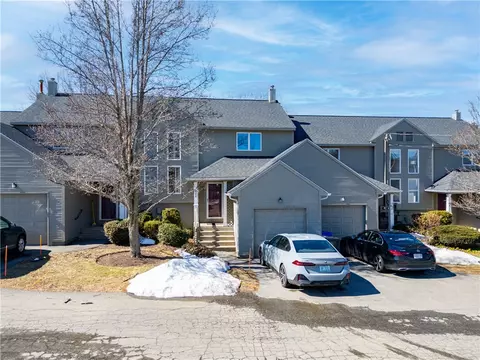 62 Nipmuc Trl #C, North Providence, RI 02904