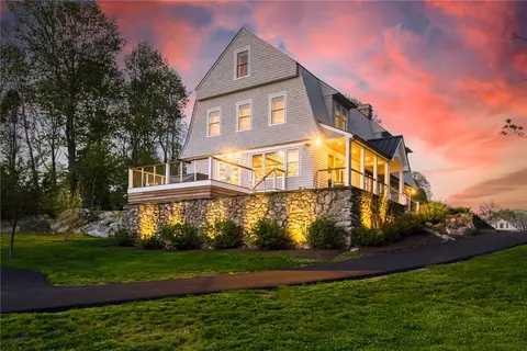 4 Monkey Wrench Ln, Bristol, RI 02809