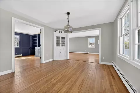 Living - 8 Pasadena Ave, Westerly, RI 02891 photo 2 of 9