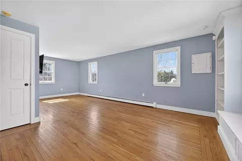 Living - 8 Pasadena Ave, Westerly, RI 02891 photo 4 of 9