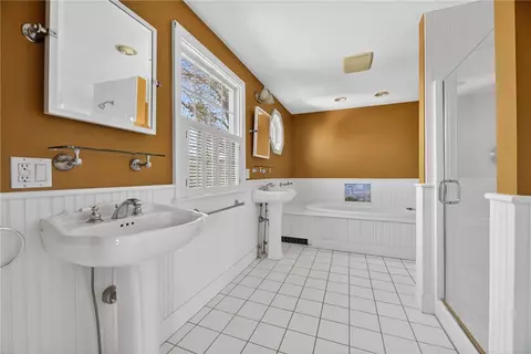 Bath - 8 Pasadena Ave, Westerly, RI 02891 photo 1 of 5