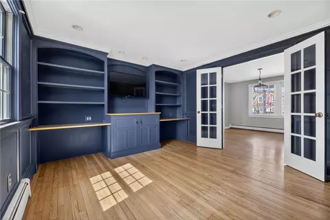 Living - 8 Pasadena Ave, Westerly, RI 02891 photo 3 of 9