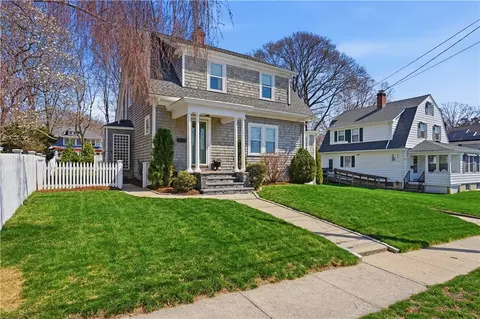 47 Hyland Ave, East Greenwich, RI 02818