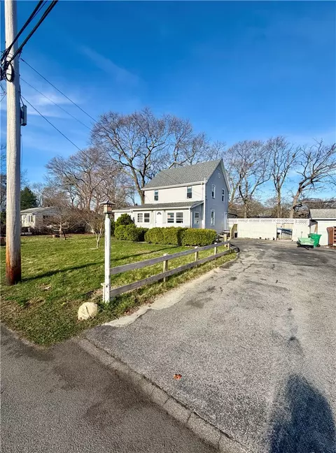 131 Canfield Ave, Warwick, RI 02889