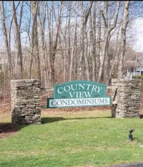 2 Gray Coach Ln #202, Cranston, RI 02921