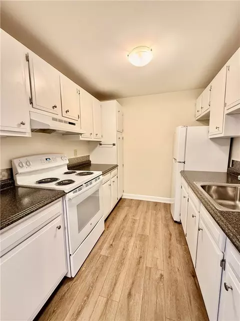 40 Cowesett Ave #33, West Warwick, RI 02893