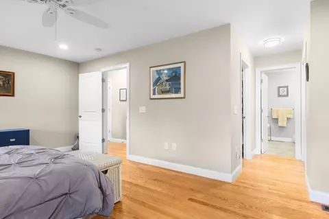 Entry Way - 16 Bailey Brook Ct, Middletown, RI 02842 photo 7 of 10