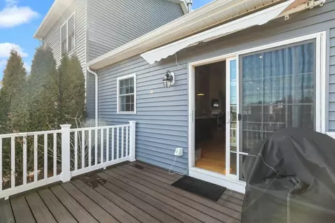 Exterior - 16 Bailey Brook Ct, Middletown, RI 02842 photo 5 of 5