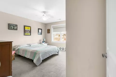 Bedroom - 16 Bailey Brook Ct, Middletown, RI 02842 photo 9 of 12