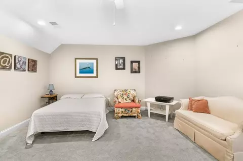 Bedroom - 16 Bailey Brook Ct, Middletown, RI 02842 photo 8 of 12