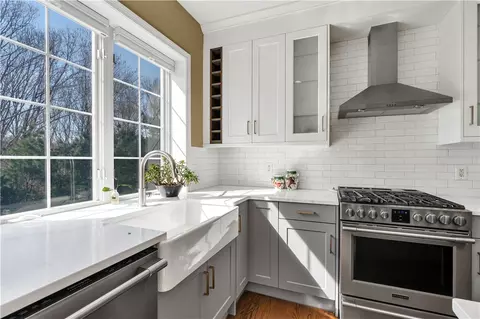 105 Castle Rocks Rd, Warwick, RI 02886 photo 6