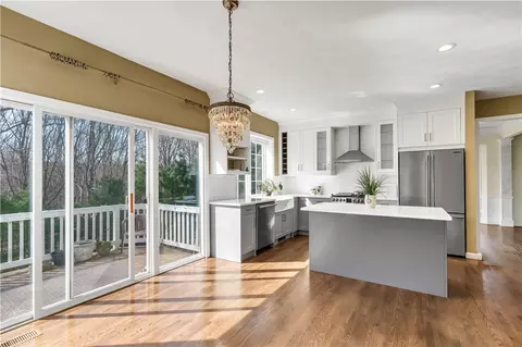 105 Castle Rocks Rd, Warwick, RI 02886 photo 5
