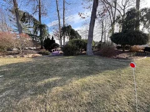 30 Teakwood Dr, Johnston, RI 02919