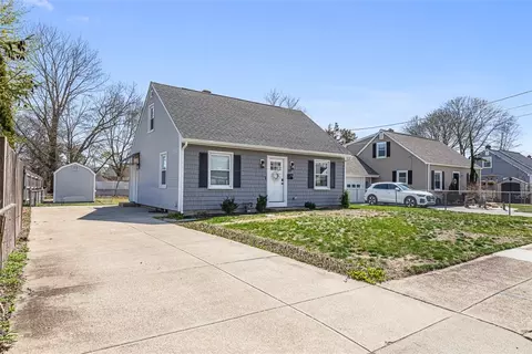 79 Archer St, Pawtucket, RI 02861