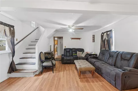 171 Canfield Ave, Warwick, RI 02889