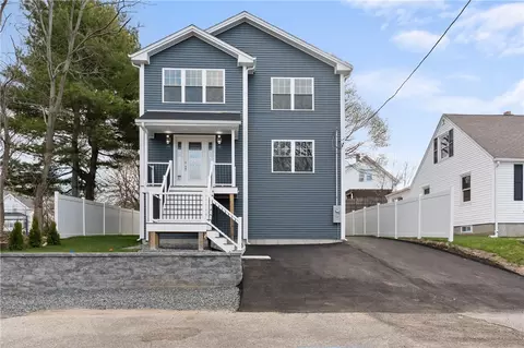 40 Allendale Ave, North Providence, RI 02911