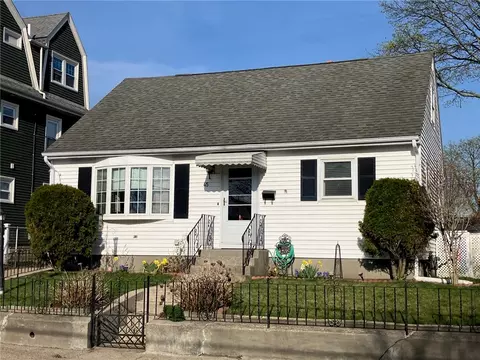 45 Perrin Ave, Pawtucket, RI 02861