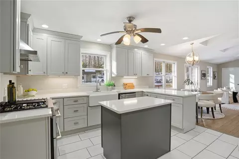 Kitchen - 155 Beechwood Trl, Exeter, RI 02822 photo 2 of 4