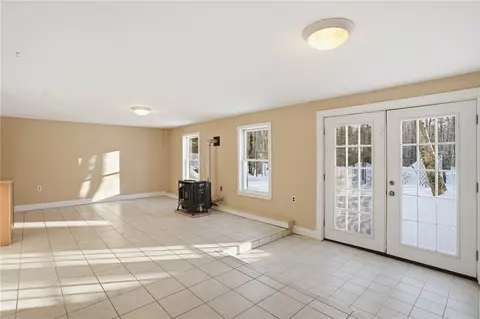 Living - 155 Beechwood Trl, Exeter, RI 02822 photo 9 of 9