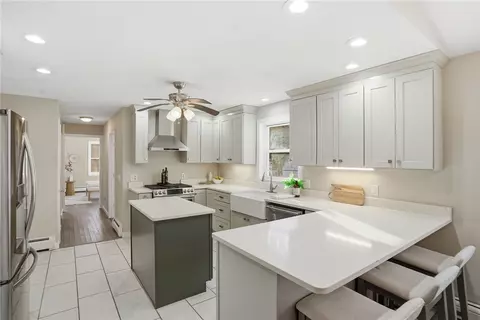 Kitchen - 155 Beechwood Trl, Exeter, RI 02822 photo 3 of 4