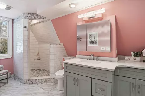 Bath - 155 Beechwood Trl, Exeter, RI 02822 photo 3 of 5