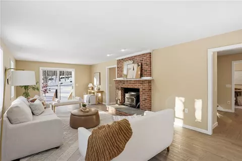 Living - 155 Beechwood Trl, Exeter, RI 02822 photo 4 of 9