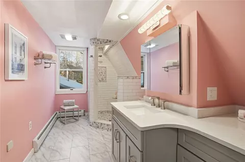 Bath - 155 Beechwood Trl, Exeter, RI 02822 photo 2 of 5