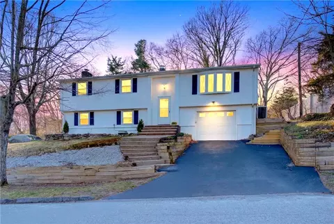 155 Birkshire Dr, Warwick, RI 02886