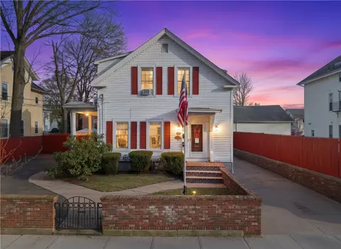 112 Clay St, Central Falls, RI 02863