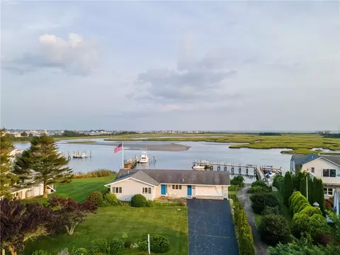 30 Dory Ct, South Kingstown, RI 02879