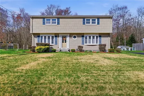 300 Harriet Ln, Cumberland, RI 02864