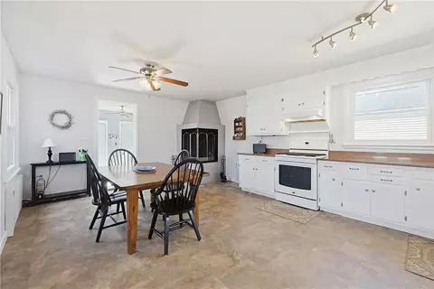 11 Katherine Rd, Woonsocket, RI 02895 photo 6