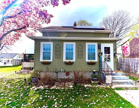 37 Aldrich St, West Warwick, RI 02893