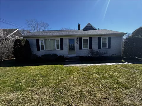 194 Coggeshall Ave, Newport, RI 02840