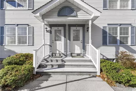 87 N Bend St #8, Pawtucket, RI 02860