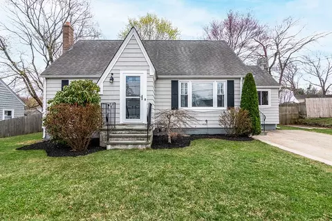 150 Lewiston St, Warwick, RI 02889