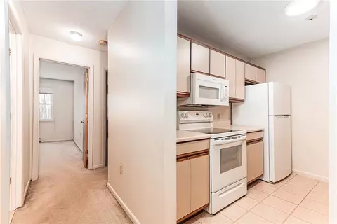 Entry Way - 9 Apache Dr #D, Westerly, RI 02891 photo 1 of 2