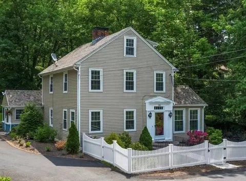 295 Main St, Cranston, RI 02921