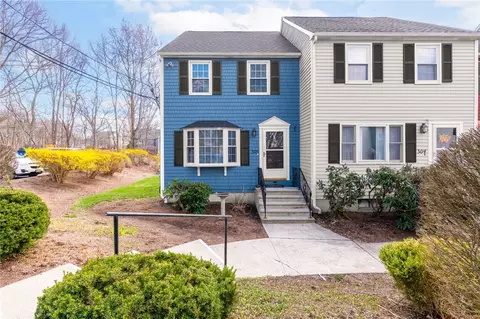 1175 Diamond Hill Rd #305, Woonsocket, RI 02895