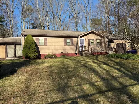 66 Cooper Hill Rd, Mapleville, RI 02839
