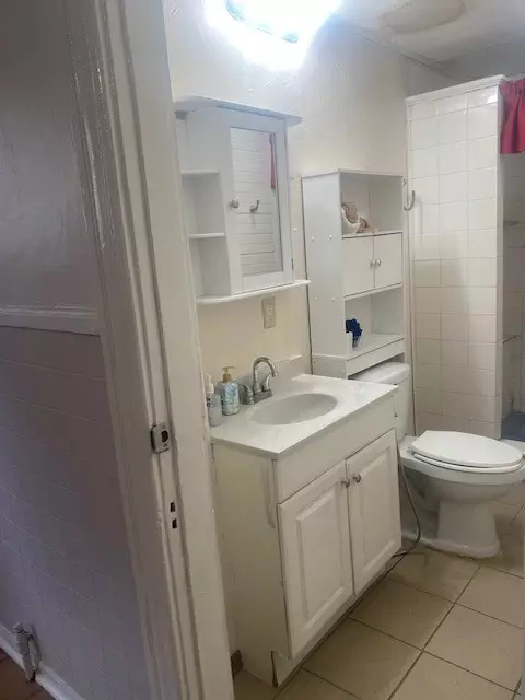 Bath - 635 Park Ave, Woonsocket, RI 02895 photo 1 of 2
