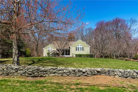 454 N Quidnessett Rd, North Kingstown, RI 02852