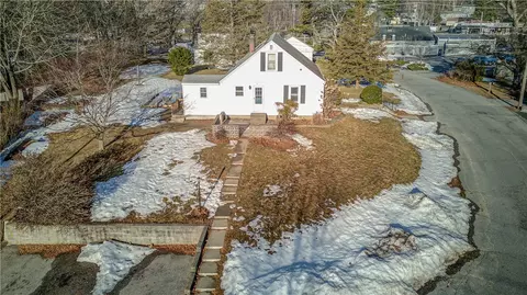 35 Clemente Dr, East Greenwich, RI 02818
