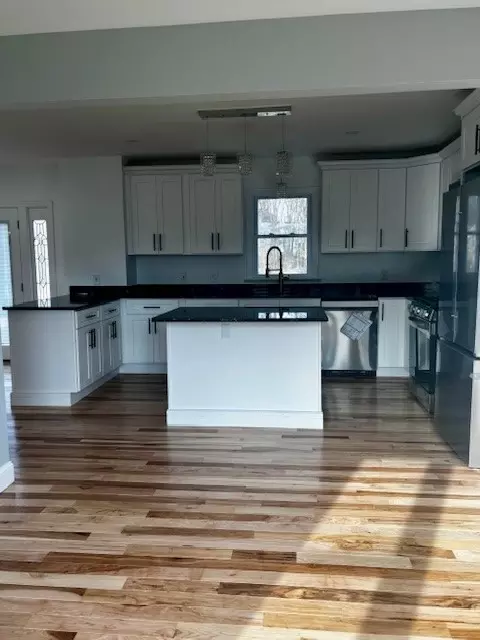 Kitchen - 301 Liberty Rd, Exeter, RI 02822 photo 2 of 3