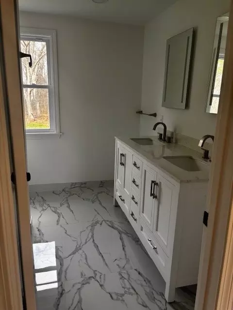 Bath - 301 Liberty Rd, Exeter, RI 02822 photo 4 of 5